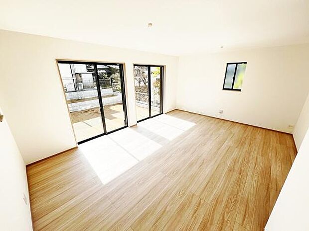 ご家族みんながゆったりくつろげる広々リビングです。