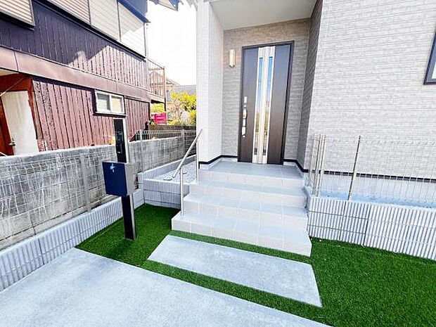 いつも気持ちよくご家族を迎えられる玄関です。