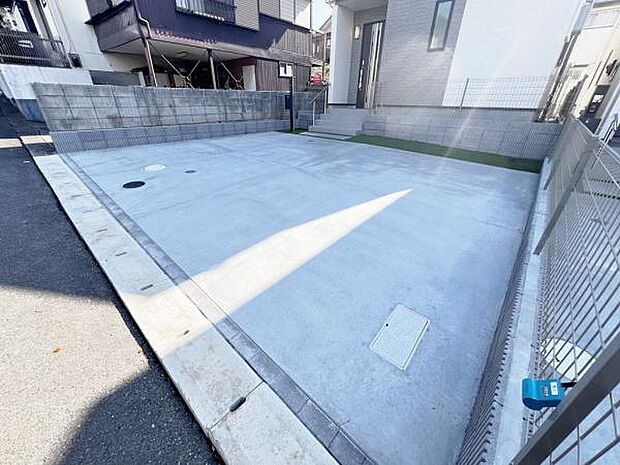 駐車場ももちろん完備しておりますのでお車所有の方にも心強いです。