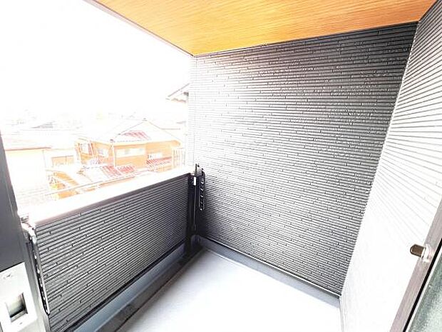 お洗濯ものを気持ち良く太陽の光で干せるのが嬉しいですね。