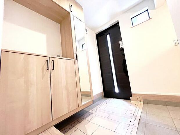 いつも気持ちよくご家族を迎えられる玄関です。