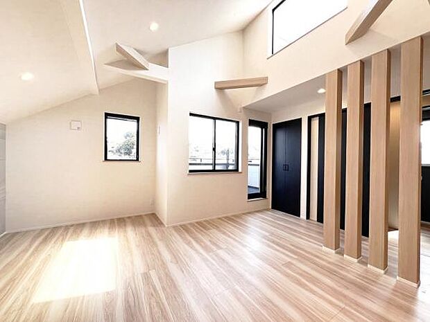 リビングダイニングになります。ご家族そろっての素敵な空間になりそうですね。