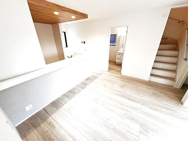 ご家族の温かい時間を演出するダイニングスペースです。