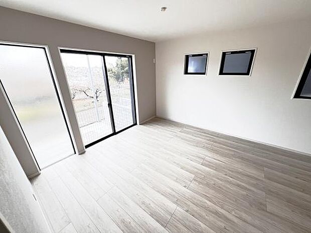 家族団らんの場所としてゆったりと居心地の良いリビングです。