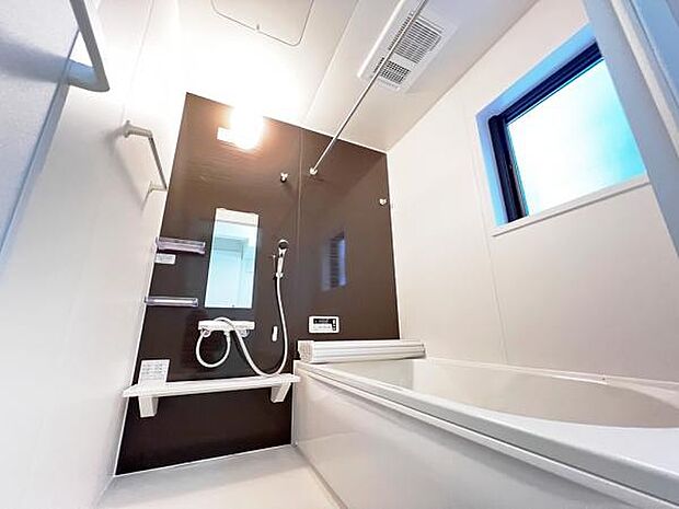 お風呂でほっとひといき。1日の疲れを癒しましょう。