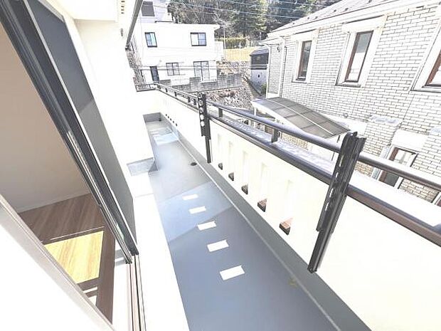お洗濯ものを気持ち良く太陽の光で干せるのが嬉しいですね。