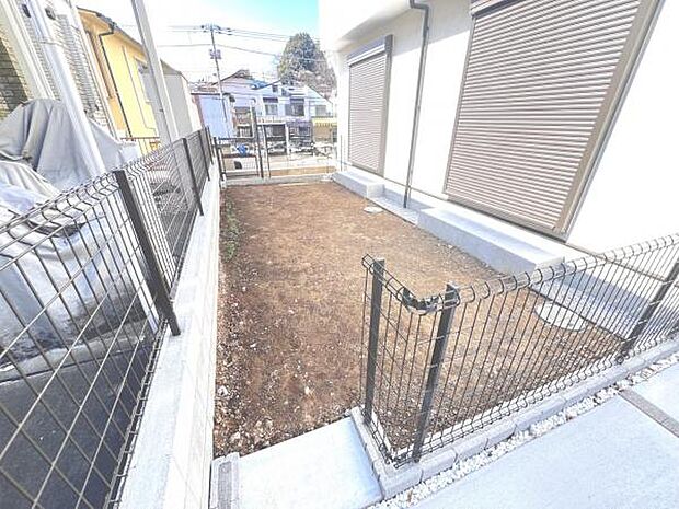 お庭スペースは、ガーデニングやお子様との外遊びなど多彩な用途でお楽しみいただけます。