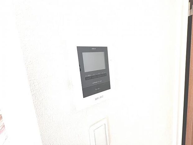 訪問者を確認できるTVモニター付きインターフォンです。