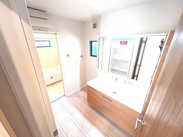 お天気を気にせずお洗濯ができ、室内干し可能です。