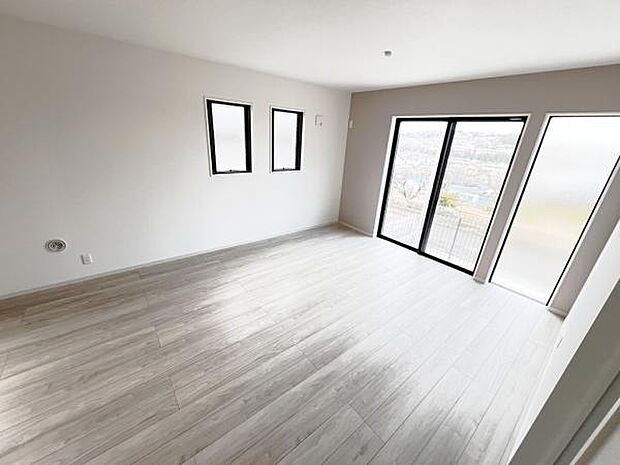 家族団らんの場所としてゆったりと居心地の良いリビングです。