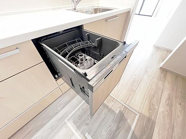 機能性に優れ食器洗乾燥機付のシステムキッチンで忙しい家事をサポートします。