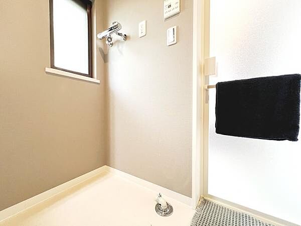 お天気を気にせずお洗濯ができ、室内干し可能です。