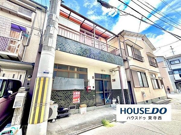 スーパー・飲食店・コンビニに囲まれた商業集積地。十条駅・九条駅の二駅利用可。賃貸併用住宅・小規模商業施設への転用も可能。安定した貸出需要が期待できる。
