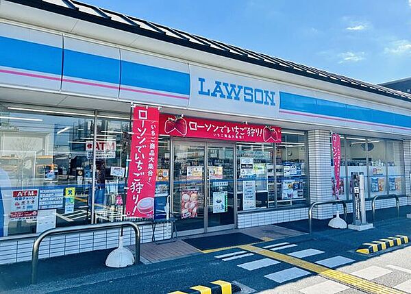 ローソン　上鳥羽大宮通り店 240m