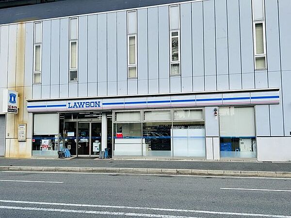 ローソン八条油小路西店 380m