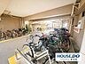 その他：整理された駐輪スペース。屋根があり、日常的に自転車を利用する際にも使いやすい環境です。
