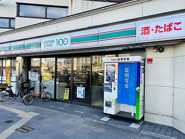 ローソンストア100九条河原町店 60m