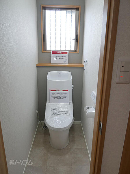 新品に交換済みのトイレです♪
