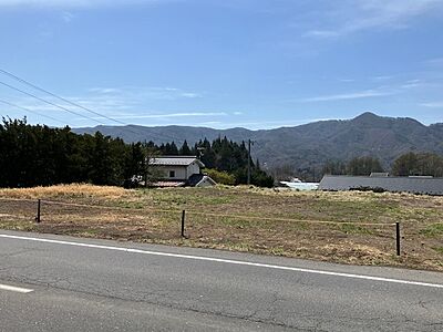 外観:北側接道と敷地の様子 外観:北側接道と敷地の様子
