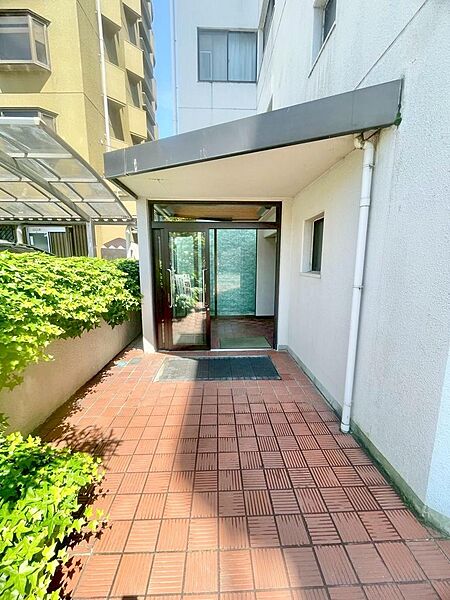 清潔感のある入り口