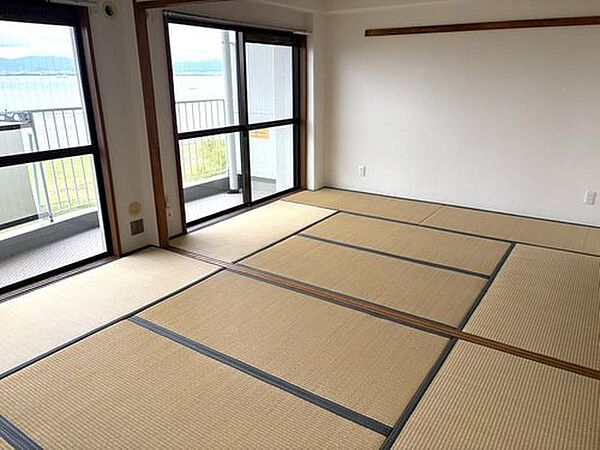【畳表替え済】暮らしに合わせて使い分けられる和洋空間