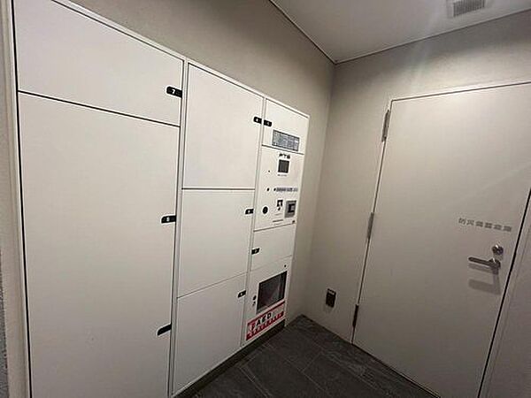 宅配BOX付きで不在時も安心の設備