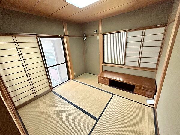 二面採光で明るい和室