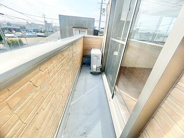 清潔感のある2階バルコニー