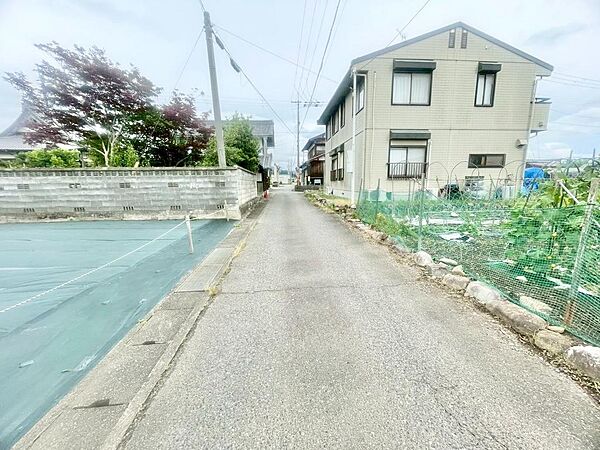 小学校まで徒歩11分で子育て世帯にもオススメ