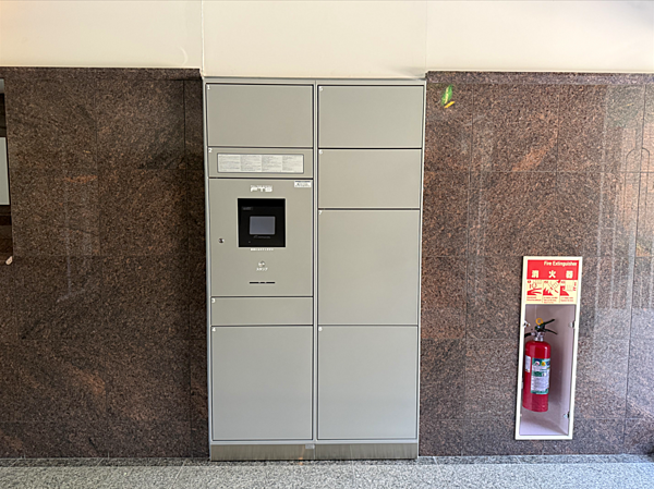 宅配ボックスを完備しており、不在時でも荷物の受け取りが可能。忙しい毎日でも安心して利用できる、便利で快適な共用設備です。