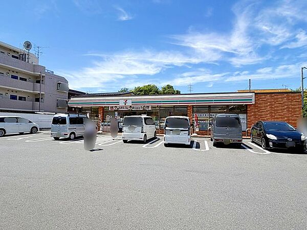 セブンイレブン横浜駒岡4丁目店 徒歩6分。 480m