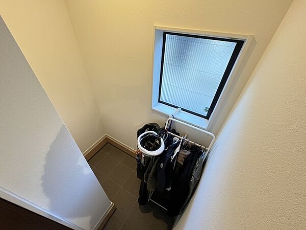 玄関横の土間収納は、アウトドア用品や自転車を置いたり趣味のスペースにお使いいただけます