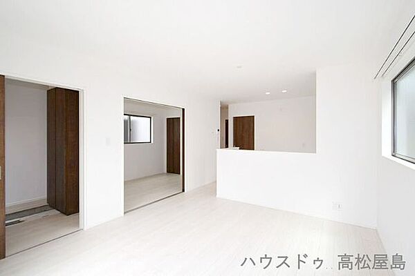 リビング/ダイニングを拡大表示