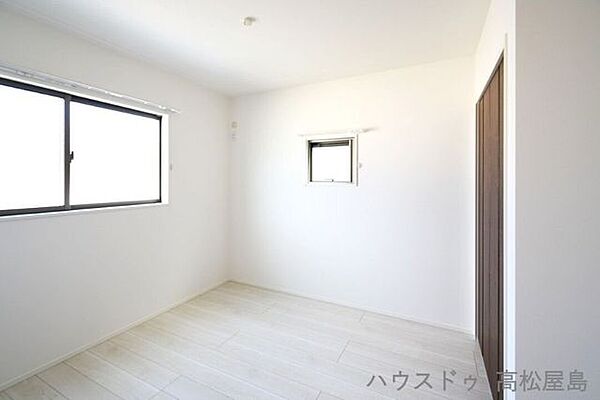 洋室を拡大表示