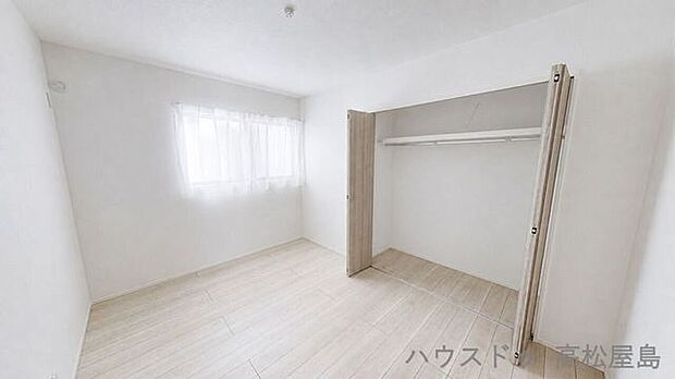 もうひとつの洋室は、客間にも趣味の部屋にも。暮らしの変化に合わせて使い方を変えられるます。