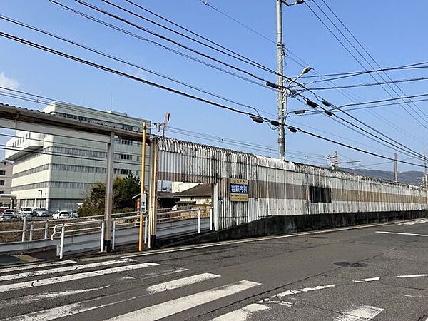 ことでん六万寺駅 1490m