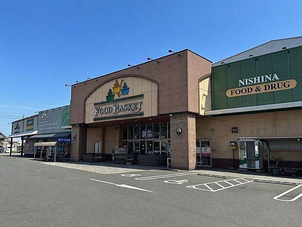 ニシナフードバスケット堀南店 1840m