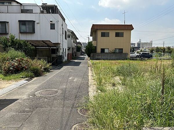 東側道路