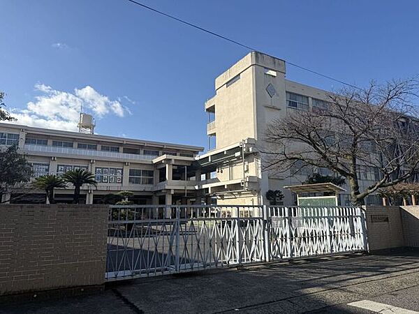 倉敷市立水島中学校 1210m