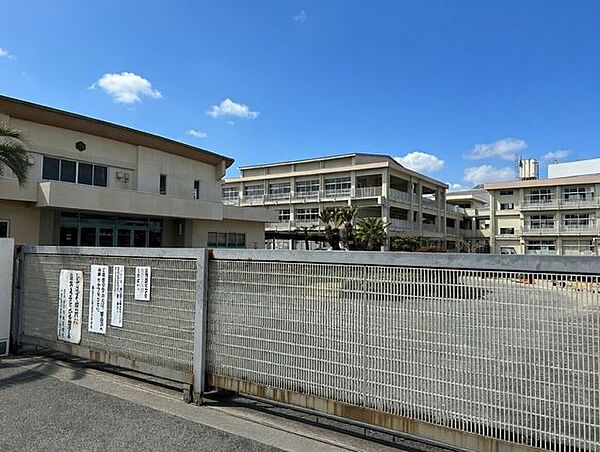 倉敷市立葦高小学校 1070m