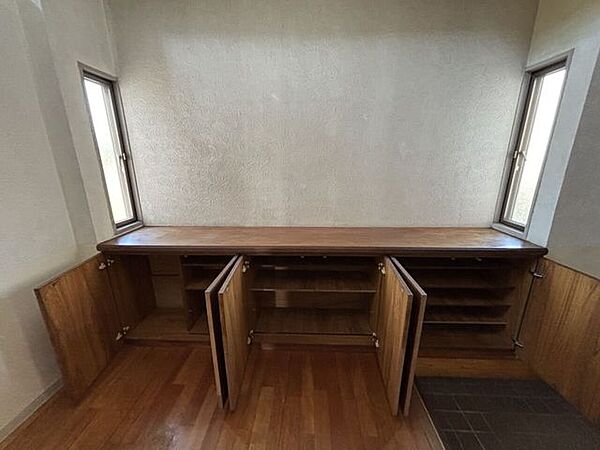 シューズボックス