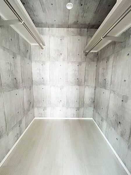2F 西側洋室ウォークインクローゼット