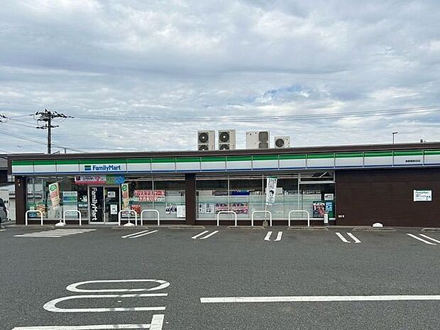 ファミリーマート倉敷鶴新田店 880m