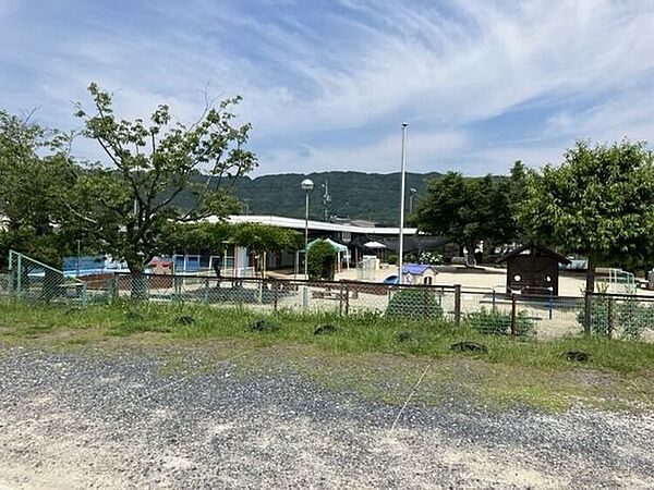 赤目保育所 2270m