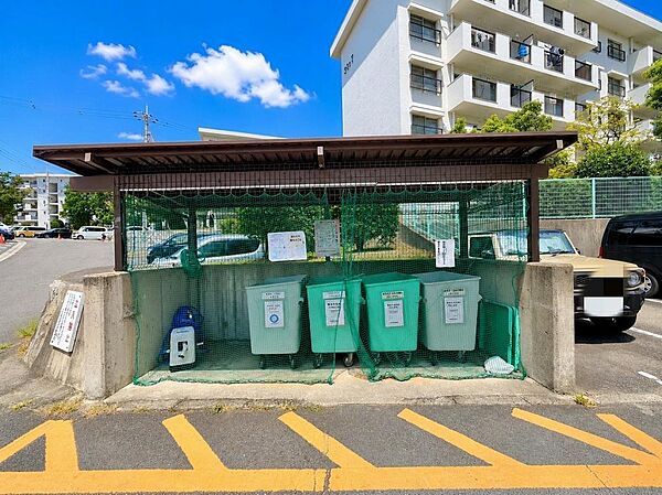 敷地内にはゴミ捨て場も完備