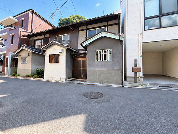 【建築条件なし】青空広がる陽だまりのマイホーム用地お好きなハウスメーカーで自由設計が可能！間口・奥行のバランスが良く、採光や通風を存分に取り入れた快適な間取りを実現できます。