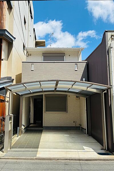 油小路通に面しています。