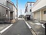外観：【現地外観】ゆったりとした雰囲気に包まれ、家族が心地よく過ごせる住宅地