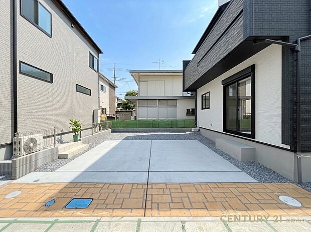 【カースペース】カースペース2台分を完備!来客時も困らないゆとりある住まい