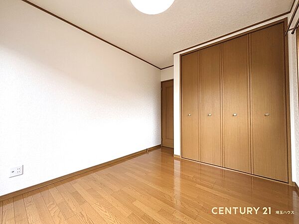 【洋室】窓から光差し込む洋室で明るく健やかな暮らしを始めませんか※一部CG加工